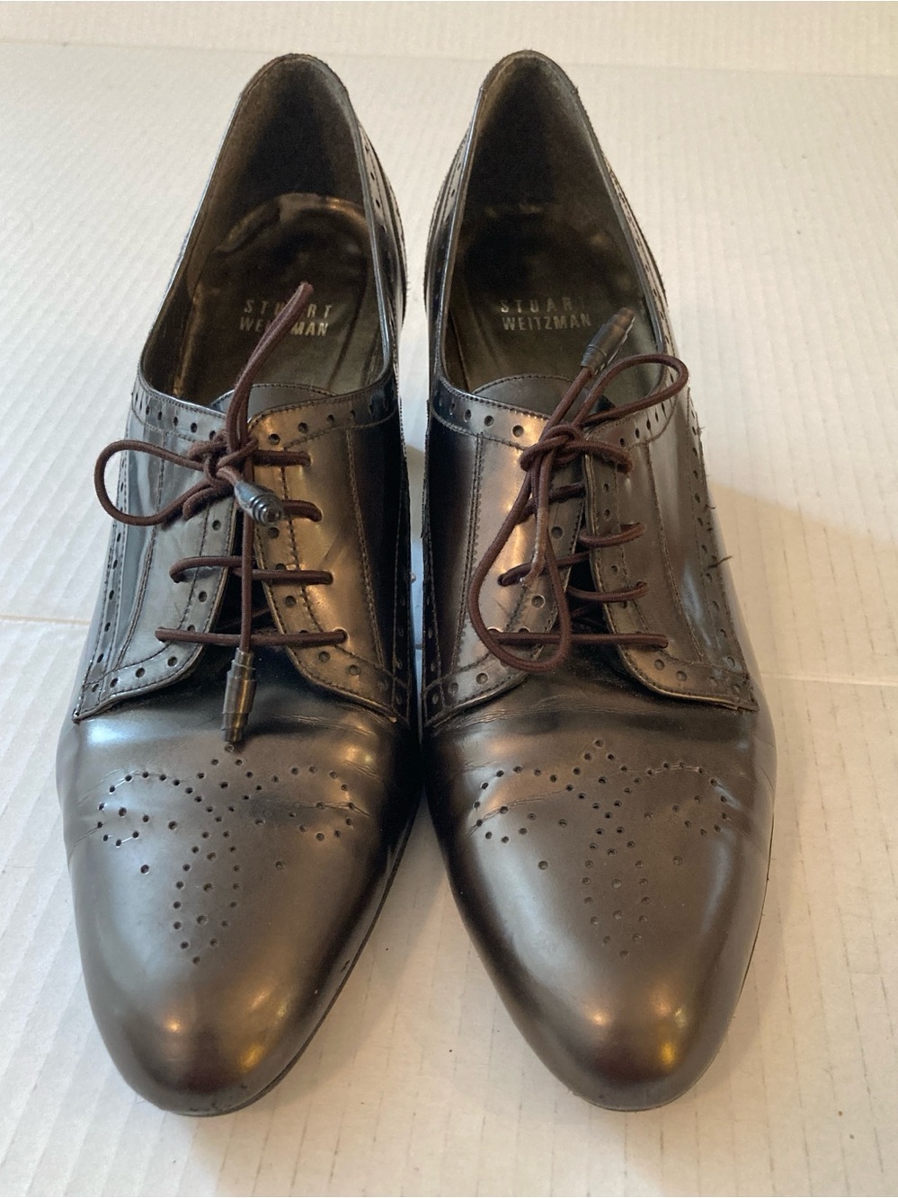 Stuart Weitzman Women’s Brown Leather Wingtip Heeled Oxfords 8M